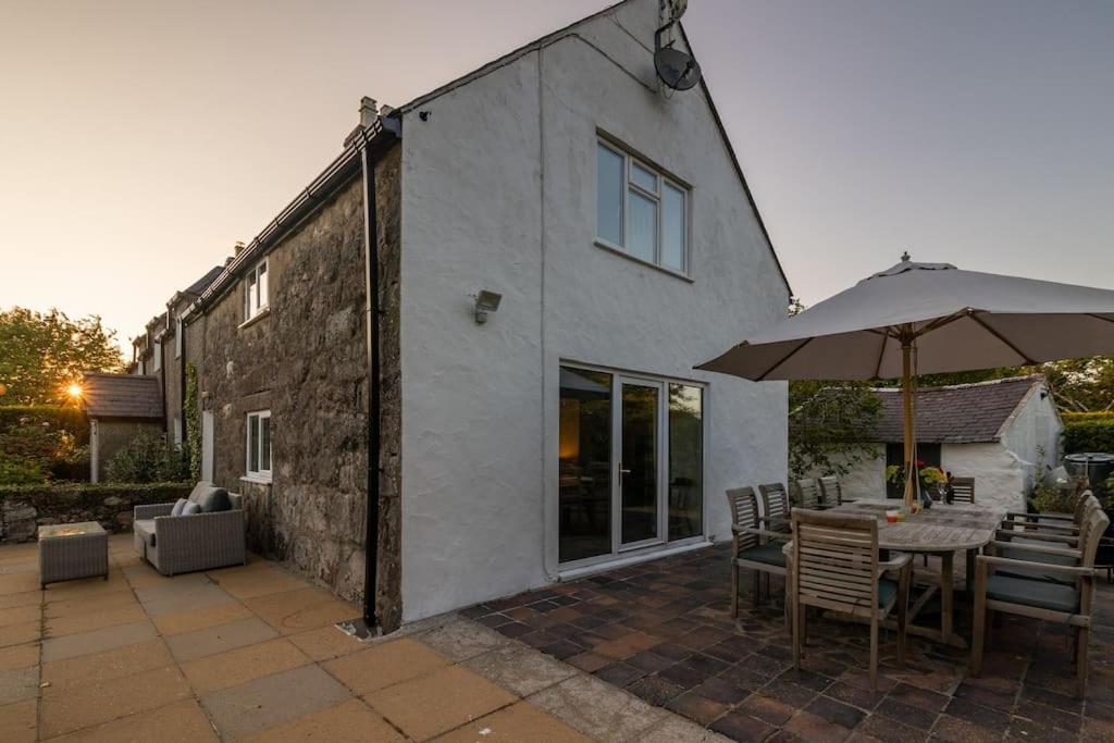 Plas Newydd With Swimming Pool, Fire Pit, And Log Fires Villa Rhiw Exteriör bild