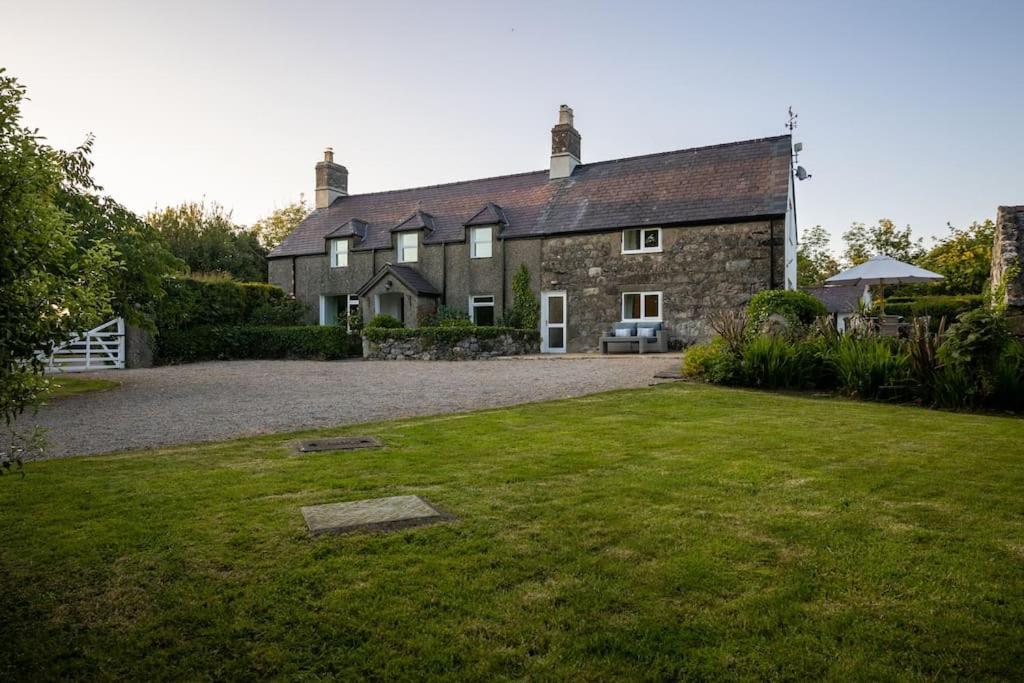 Plas Newydd With Swimming Pool, Fire Pit, And Log Fires Villa Rhiw Exteriör bild