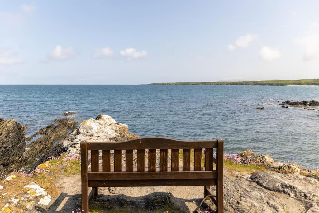 Plas Newydd With Swimming Pool, Fire Pit, And Log Fires Villa Rhiw Exteriör bild